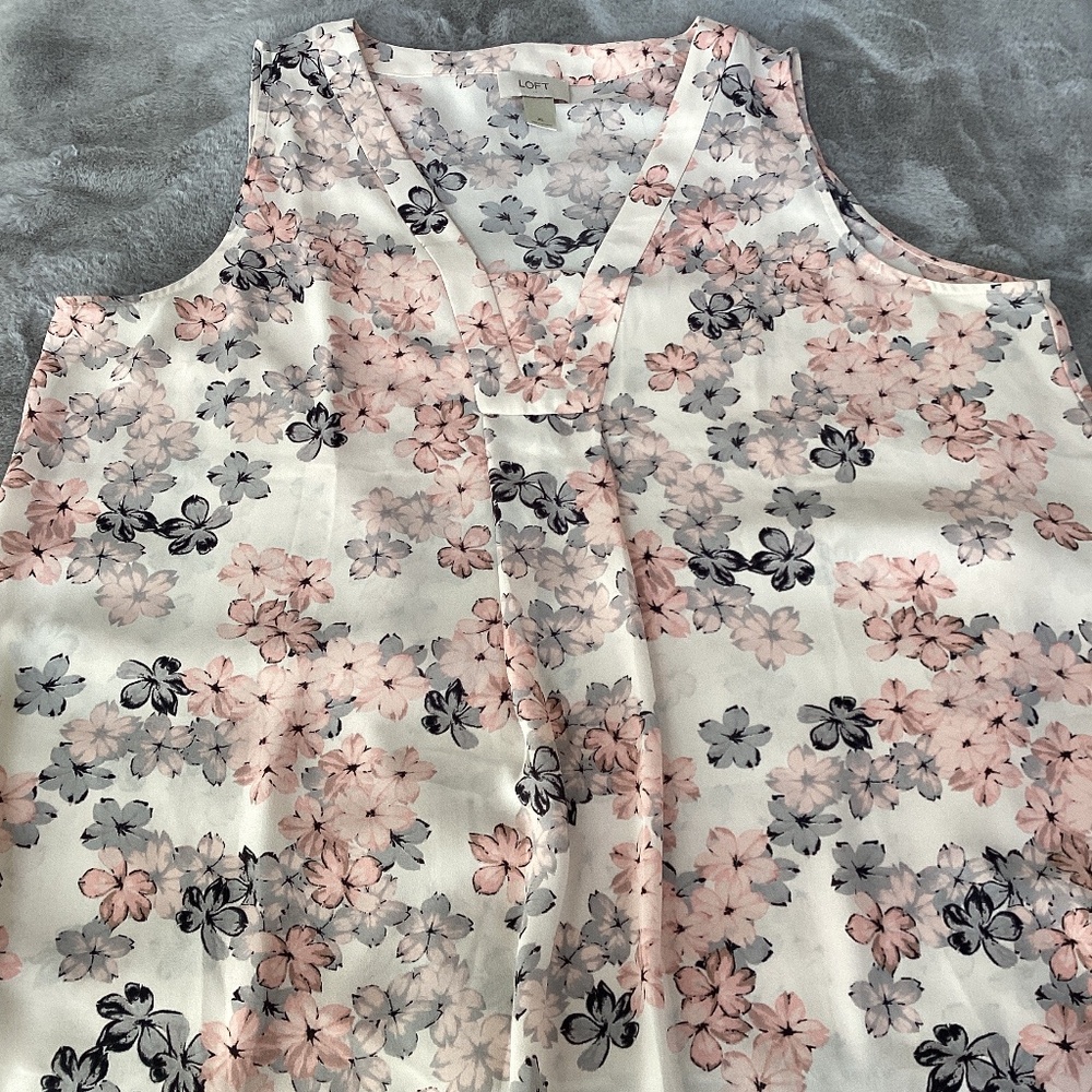 EUC AnnTaylor sleeveless pink and grey top size XL